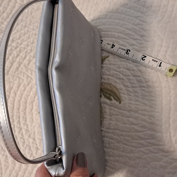 💜RARE Silver Satin Evening Bag - Picture 11 of 13